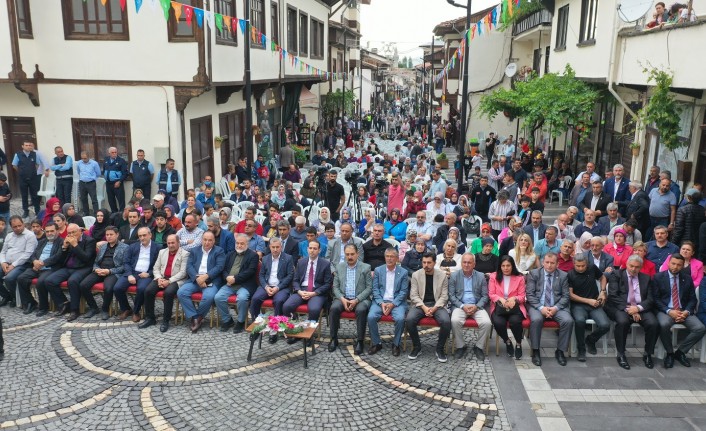 Yeşilyurt Lezzet Caddesi Ve Yeşilyurt Güreş Sahasında Kiraz Festivali Etkinlikleri Düzenlendi