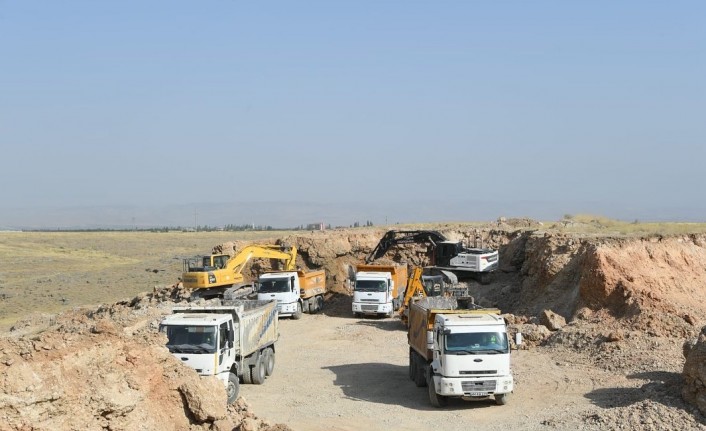 Altay Kışlası Yol Ve Güvenlik Duvarı Çalışmaları Başladı