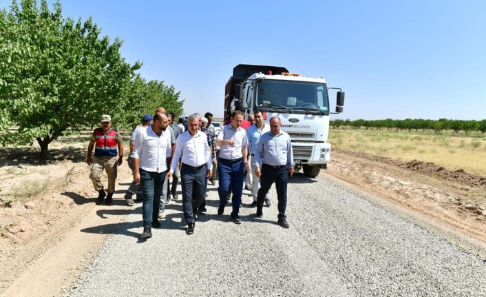 Tohma’nın 4,5 Km’lik Yol Sorunu Çözüme Kavuşturduk