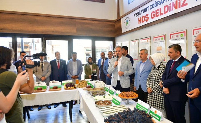 Yeşilyurt’un Coğrafi İşaret Tescil Belgeli Yöresel Ürünlerinin Tanıtım Toplantısı Yapıldı