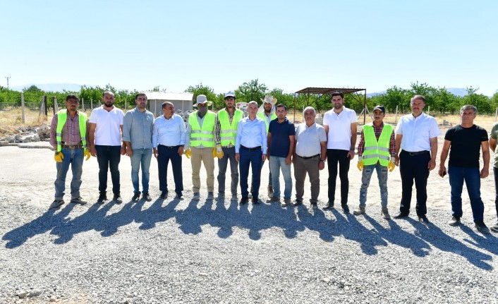 Başkan Çınar, Kuşdoğan Mahallesindeki Kilit Taşı Çalışmalarını İnceledi