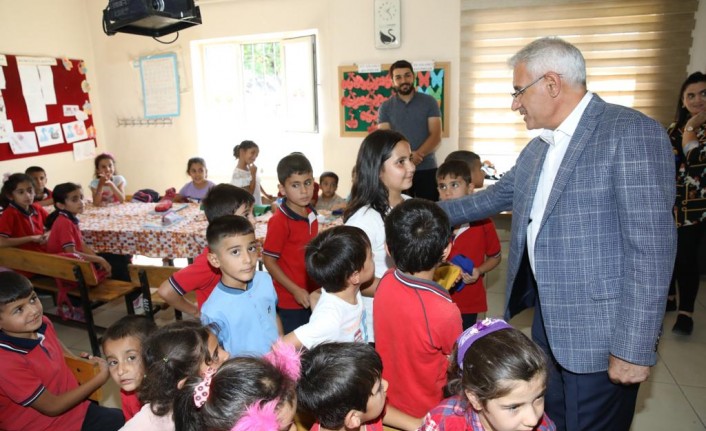 Başkan Güder Öğrencilerin İlk Ders Heyecanına Ortak Oldu