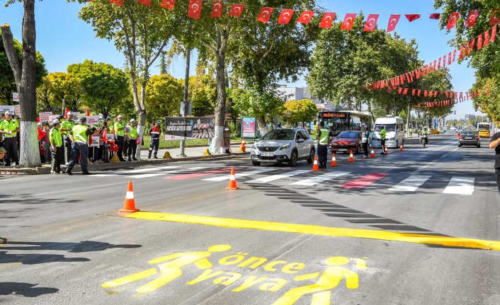 Trafikte Yaya Bilincinin Oluşturulması Amacıyla Etkinlikler Düzenleniyor