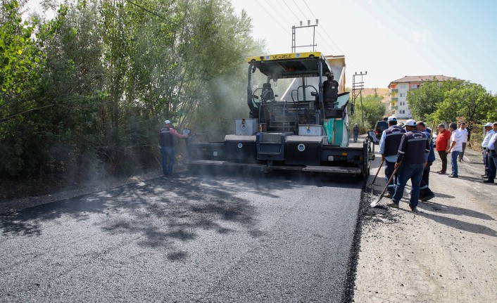 Battalgazi Belediyesi Altyapısı Biten Hanımınçiftliğine Sıcak Asfalt Serimi Yaptı