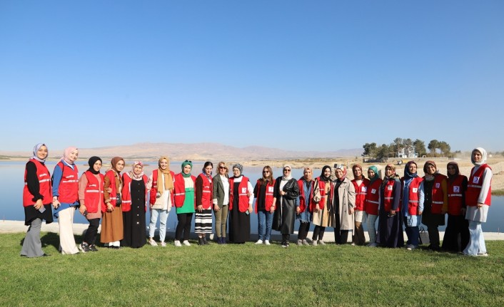 Kızılay’ın Gönüllü Üyelerine Başkan Güder’den Gezi Turu Jesti