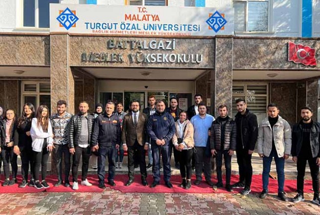 Büyükşehir İtfaiyesi Tarafından Üniversite Öğrencilerine İtfaiyecilik Anlatıldı