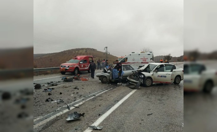 Doğanşehir Yolunda Feci Kaza: 2 ölü, 1 yaralı