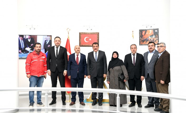 Türk Kızılay Malatya Şube Başkanı ve Yönetimi Başkan Gürkan’ı Ziyaret Etti