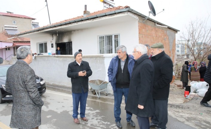 Başkan Güder evi yanan aileyi ziyaret etti