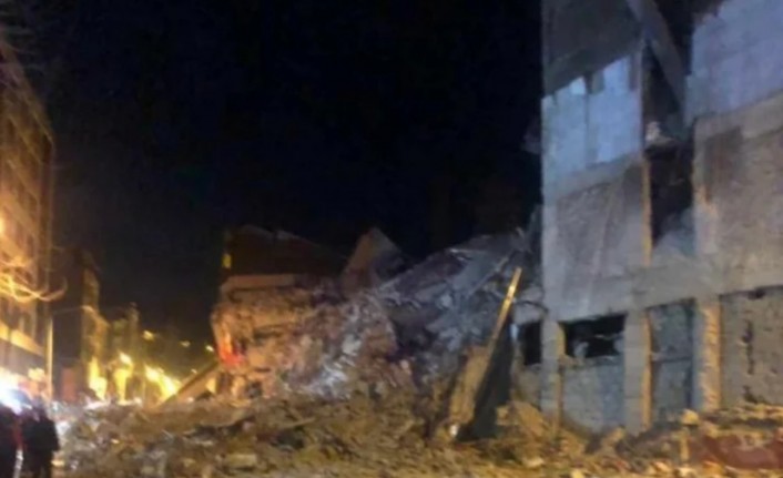 Artçı Deprem Sonrası Malatya'da Bina Çöktü