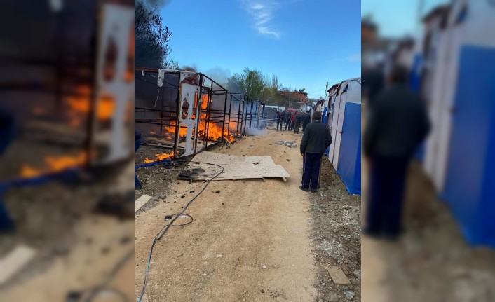 Doğanşehir'deki Çadır Kentte Yangın: 2 Aylık Bebek Hayatını Kaybetti