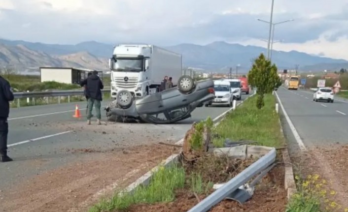 Kale yolunda kaza; 3 yaralı