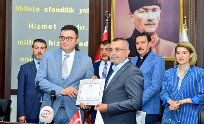 Milletvekilleri düzenlenen tören ile mazbatalarını aldılar