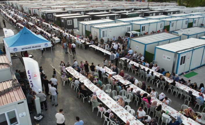 Battalgazi Ve Bağcılar Belediyesi Kardeşlik Buluşmasında Bir Araya Geldi 