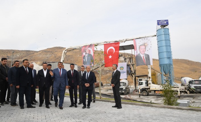 Malatay'da Esenlik Şirketine Ait Beton Santrali Üretime Başladı