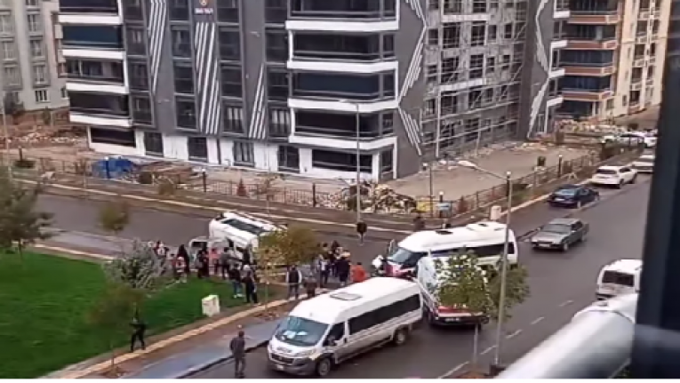Malatya’da minibüsle öğrenci servisi çarpıştı :1 yaralı
