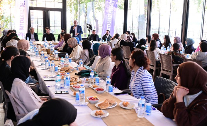 Başkan Güder ÜNİAK Üyelerini Ağırladı