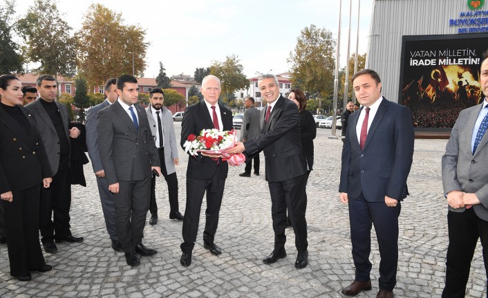 KKTC Cumhuriyet Meclisi Başkanı Töre, Malatya Büyükşehir Belediyesini Ziyaret Etti