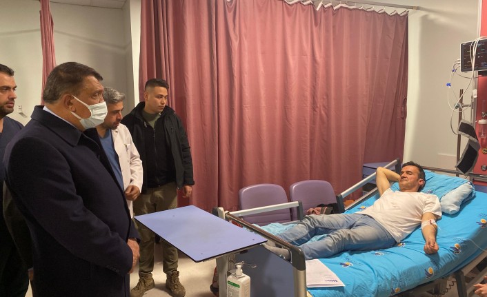 Başkan Gürkan Trafik Kazasında Yaralananları Hastanede Ziyaret Etti 