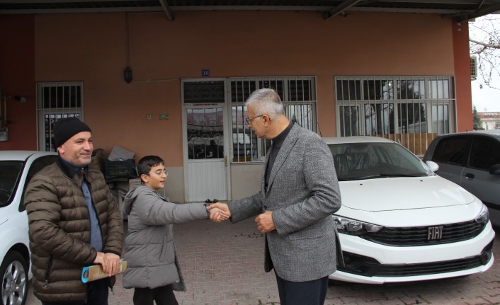 Bağımsız Aday Gezer'den Galericiler Sitesi Esnafına Ziyaret