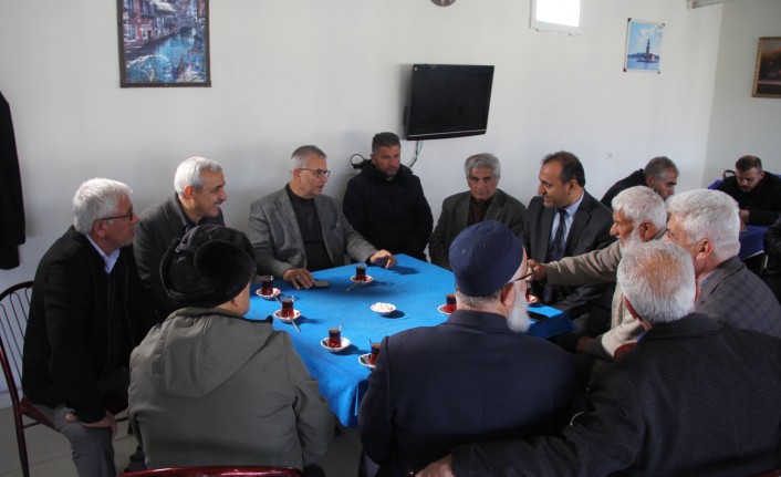 Büyükşehir Belediyesi Bağımsız Adayı Prof. Dr. Gezer, Yazıhan’ı Ziyaret Etti