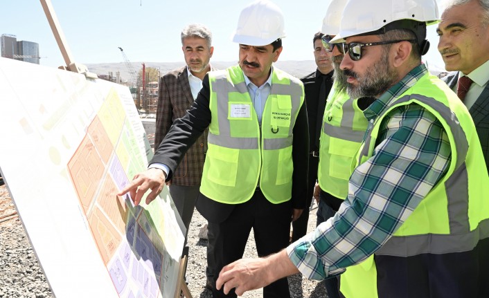 Başkan Taşkın, Bakırcılar Çarşısı’ndaki Çalışmaları Yerinde İnceledi