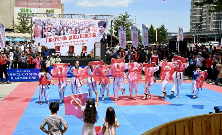 19 Mayıs Atatürk'ü Anma, Gençlik ve Spor Bayramı Coşkuyla Kutlandı