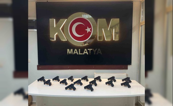 Yolcu otobüsünde 15 adet ruhsatsız silah ele geçirildi