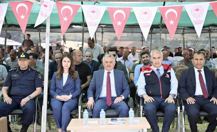 Kendisine Konuşma Verilmeyen Başkan Abdulvahap Göçer, Alanı Terk Etti