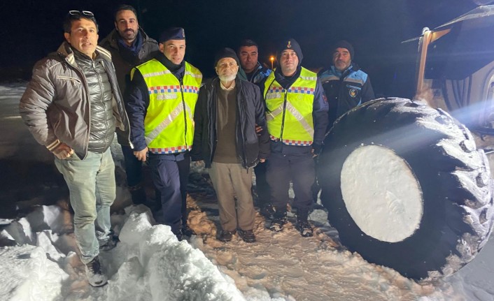 Malatya Büyükşehir Belediyesi Ekipleri 75 Yaşındaki Mustafa Akıcı’ya Sağ Salim Ulaştı