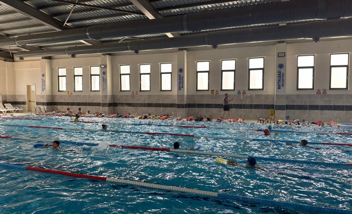 Göztepe Yarı Olimpik Yüzme Havuzu Kış Kursları Başlıyor