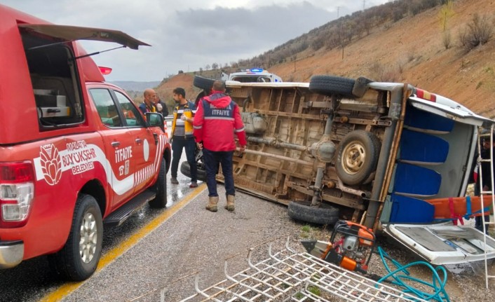 Malatya’da Minibüs Devrildi: 5 Yaralı