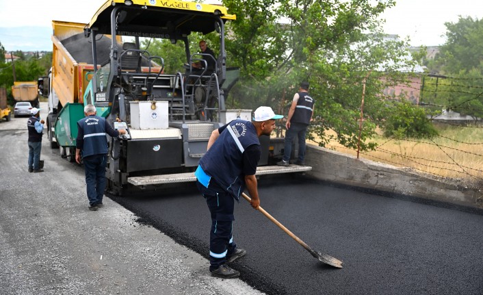 Battalgazi Belediyesi’nden Meydanbaşı Mahallesi’ne Sıcak Asfalt Hizmeti