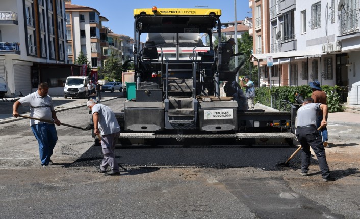 Yeşilyurt’ta Yollar Baştan Aşağı Yenileniyor! İlçede Büyük Dönüşüm