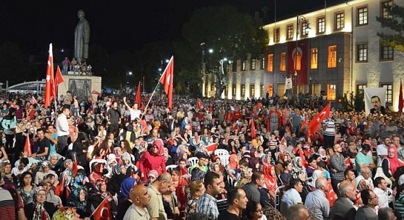 Siyasilerden 15 Temmuz Mesajı