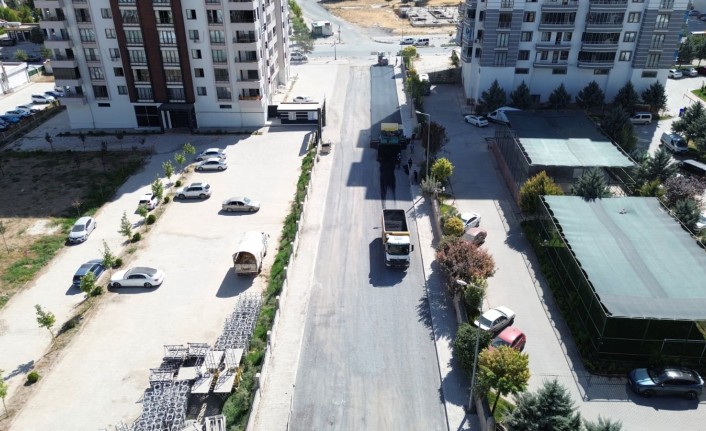 Rezerv Alanlarda İnşaatlar Bitiyor, Battalgazi Belediyesi Yolları Yeniliyor