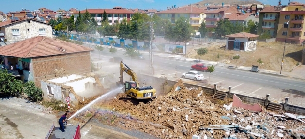 3 Yapının Yıkımı Gerçekleşti