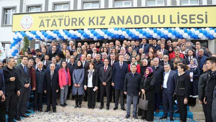 Bakan Selçuk’un Katılımıyla Atatürk Kız Anadolu Lisesi’nin Açılışı Yapıldı