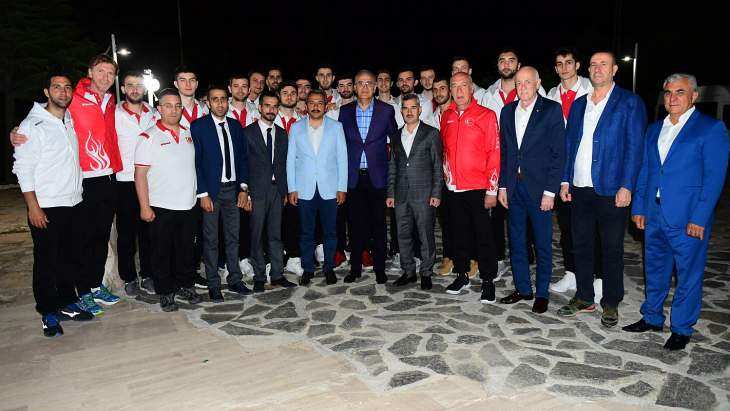 Başkan Çınar, Erkek Voleybol A Milli Takımını Misafir Etti