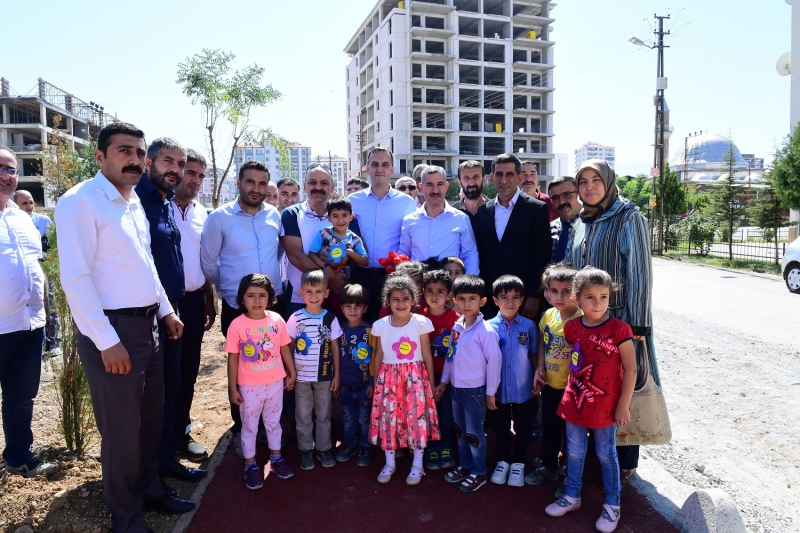 Başkan Çınar, Şehit Engin Tilbaç Parkındaki Çalışmaları Yerinde İnceledi