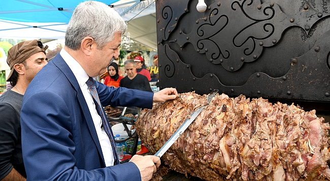 Başkan Polat, İl İl Yöresel Lezzetler Fuarını ziyaret etti