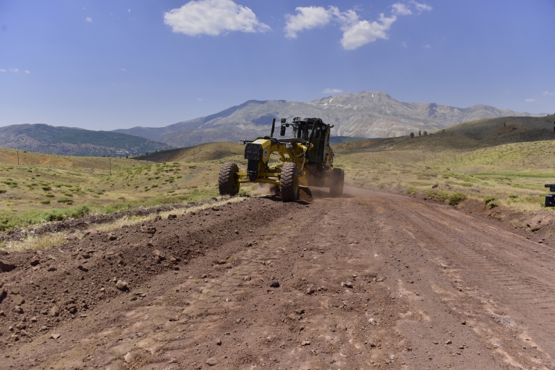 Battalgazi Belediyesi Yol Genişletme ve Bakım Çalışmalarına Devam Ediyor