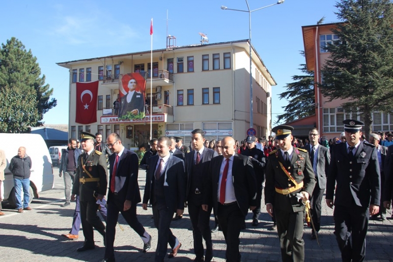 Cumhuriyet Bayramı Kutlamaları Spor Salonunda Yapıldı