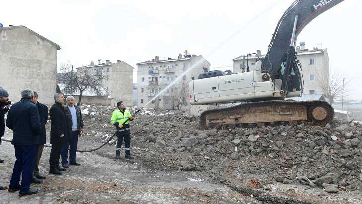 Geleceğe Kalıcı Eserler Bırakmak İçin Çaba Sarf Ediyoruz