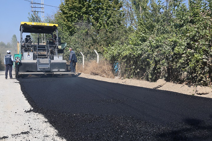 Hasırcılar da sıcak asfalt serimi gerçekleşti