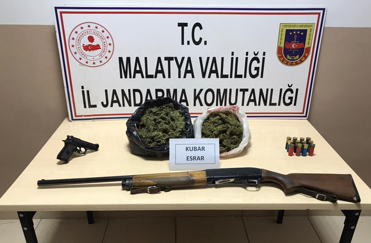 Jandarma'dan Uyuşturucu Satıcılarına ve Terör Propagandası Yapanlara Operasyon