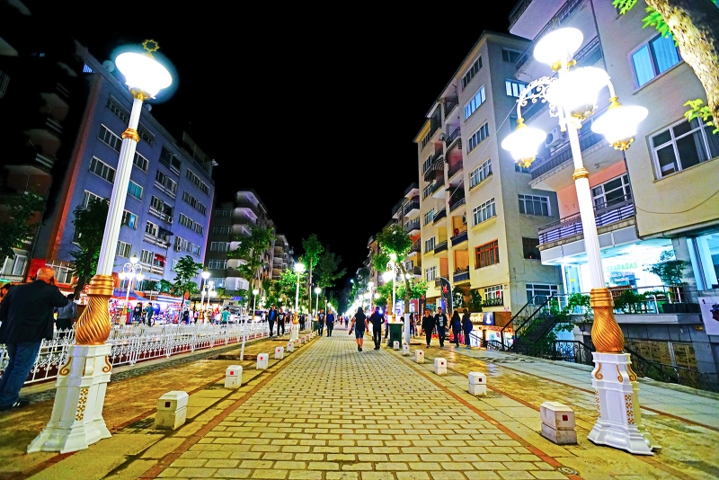 Kanalboyunun Tek Yönü Trafiğe Kapatılıyor