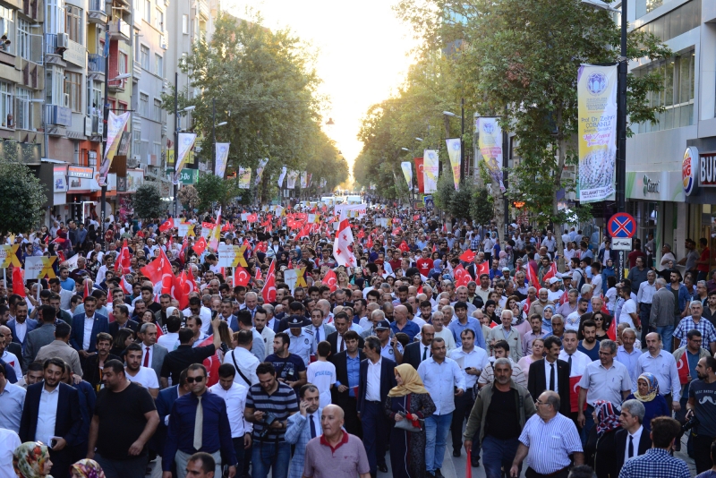 Malatyalılardan Korteje Yoğun İlgi