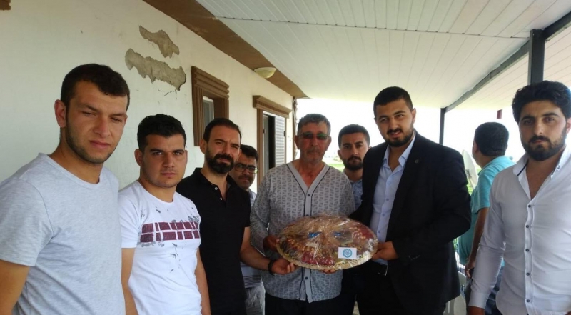 MTÜ Öğrencileri Şehit Halisdemir’in mezarını ve ailesini  ziyaret ettiler