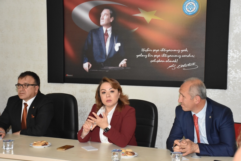 Rektör Karabulut;  'Yurt yapılınca kız öğrenciler eğitime devam etti'